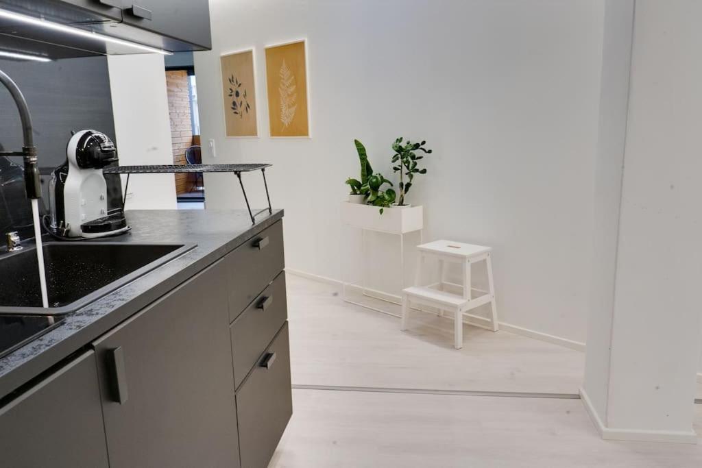 3H,K,P - Keskellae Tamperetta Kaunis Parvekkeellinen Uusittu Kolmio Apartment Bagian luar foto